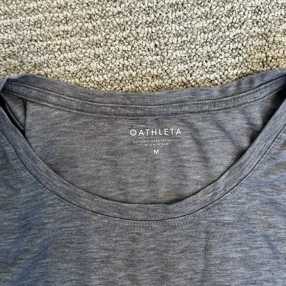 Peloton x Athleta Essence Tank - Medium - Picture 3 of 5